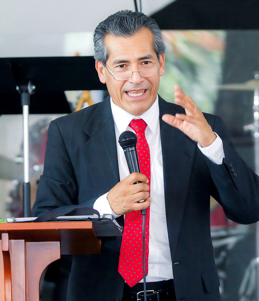 Héctor Barreto, Pastor Principal